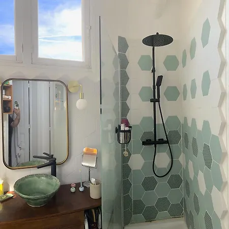 Rue La Fayette منزل للإقامة